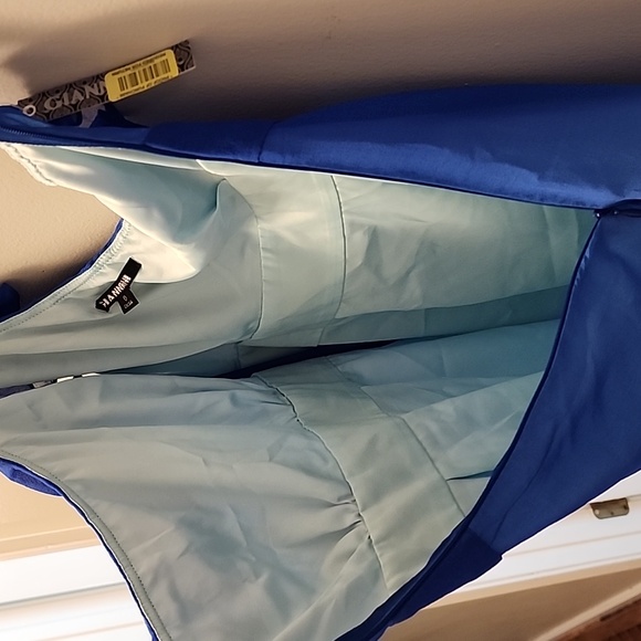 Gianni Bini One Shoulder Blue Ombre Ruffle Dress. Size 0. NWT. - Picture 9 of 10